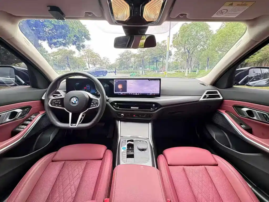 BMW i3 2025 eDrive 35 L