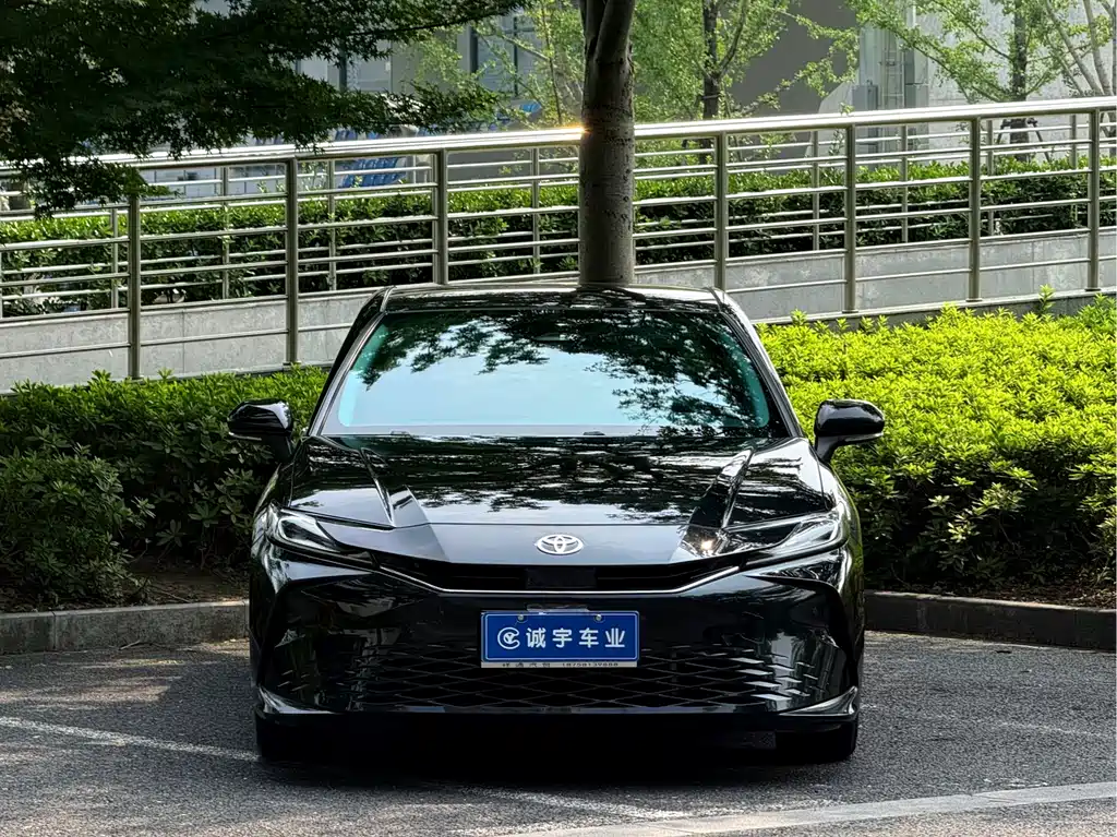 Toyota Camry 2024 2.0G Luxury