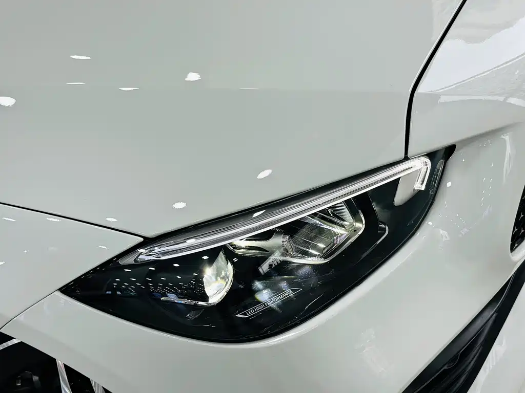 Mercedes-Benz C-Class — миниатюра 11