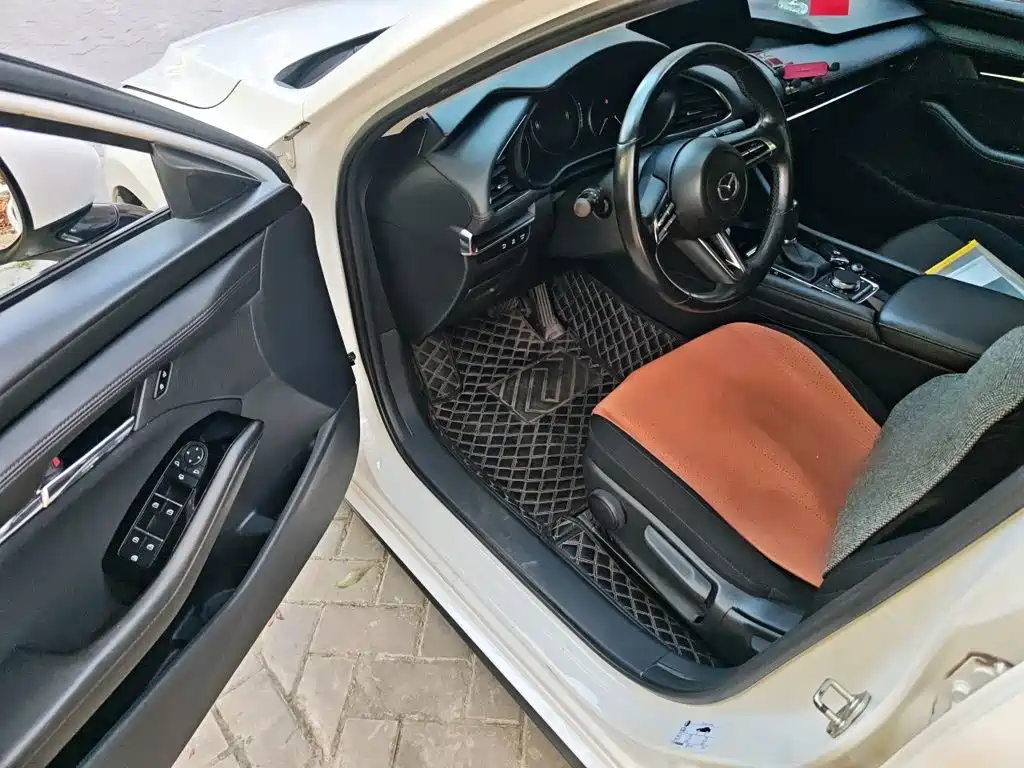 Mazda 3 Axela — миниатюра 14