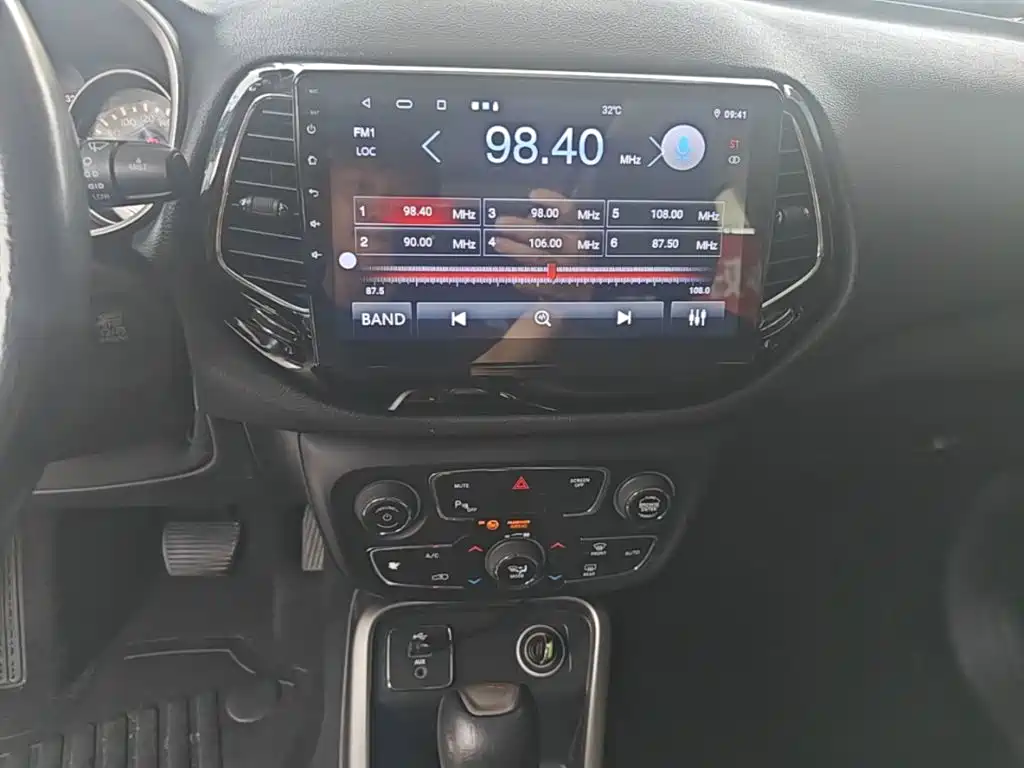 Jeep Compass — миниатюра 13