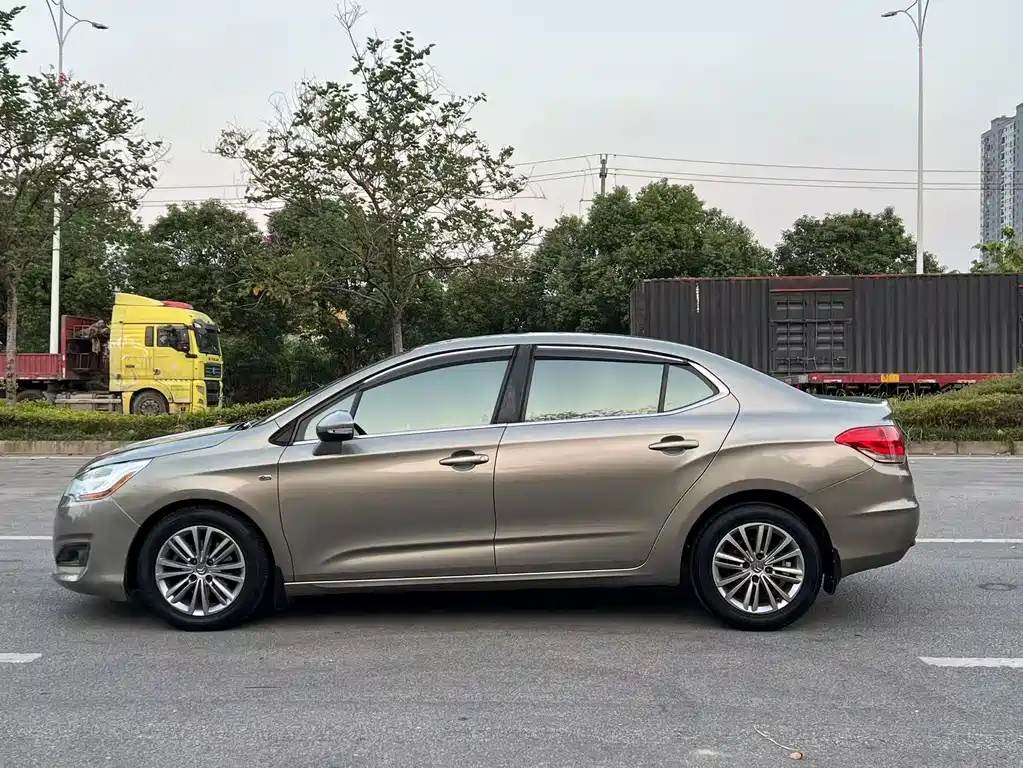 Citroen C4L — миниатюра 4