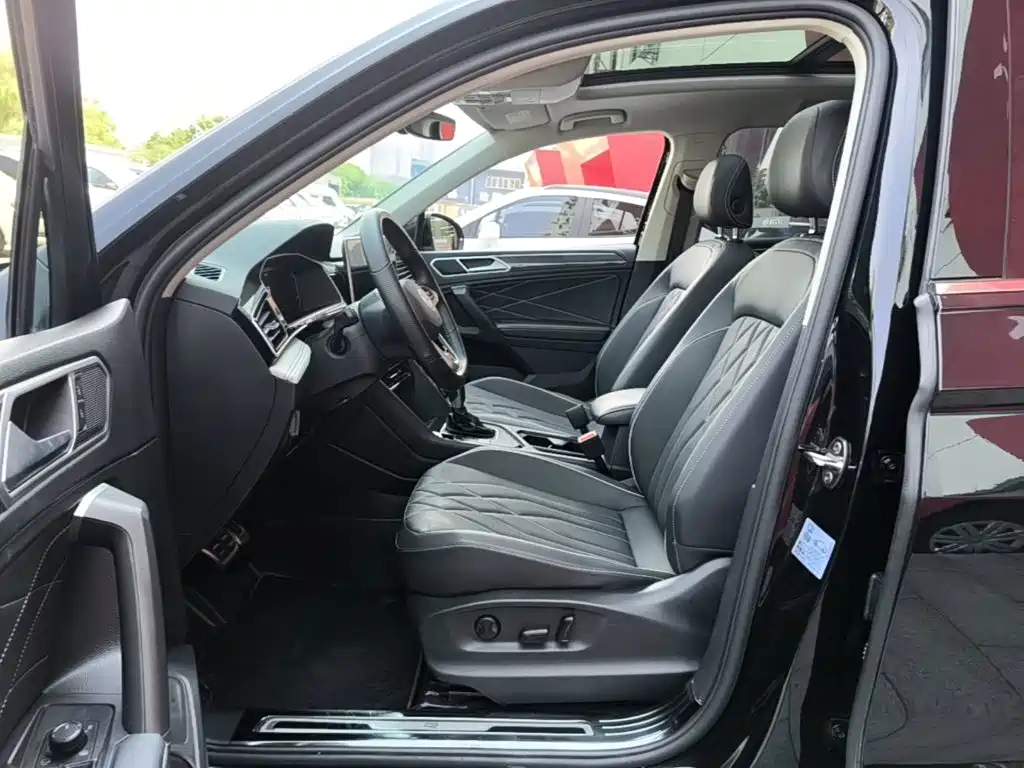 Volkswagen Tiguan L — миниатюра 15