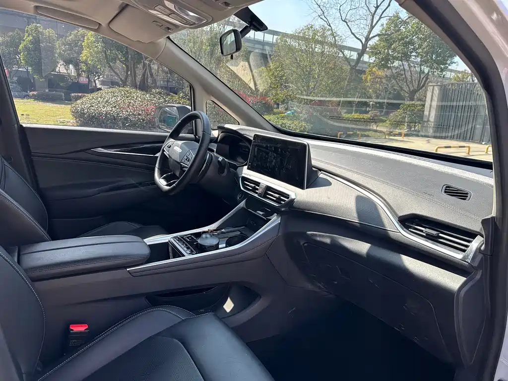 SAIC MAXUS CHASE G50