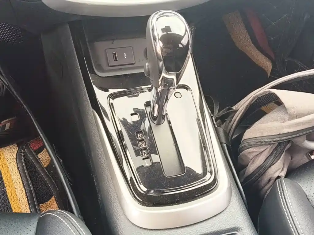 Nissan Tiida — миниатюра 14