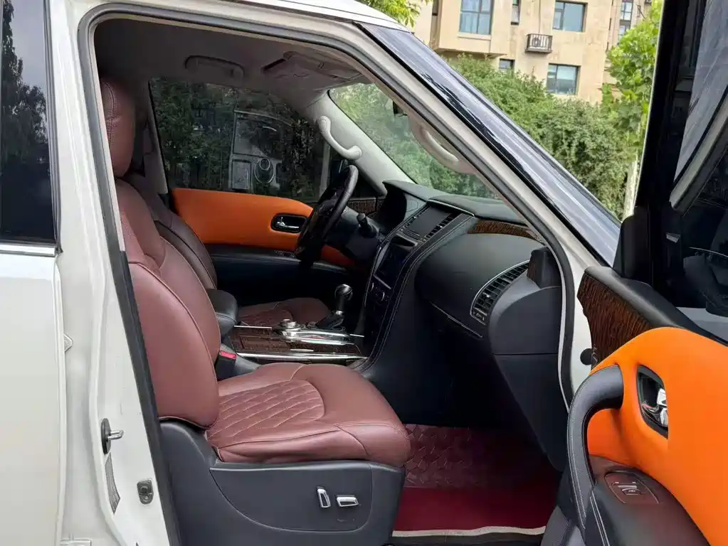 Nissan Patrol — миниатюра 6