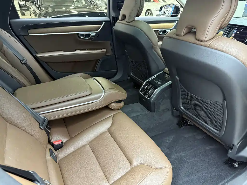 Volvo S90 — миниатюра 7