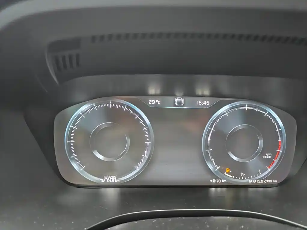 Volvo XC60 — миниатюра 9