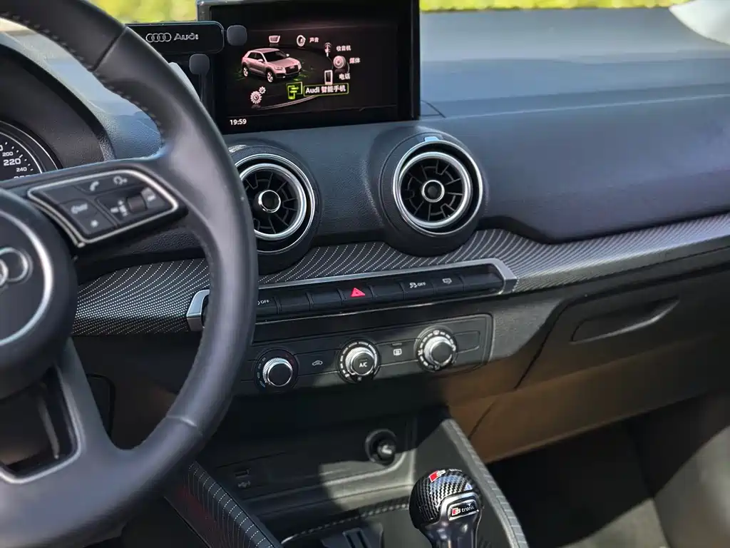 Audi Q2L — миниатюра 8