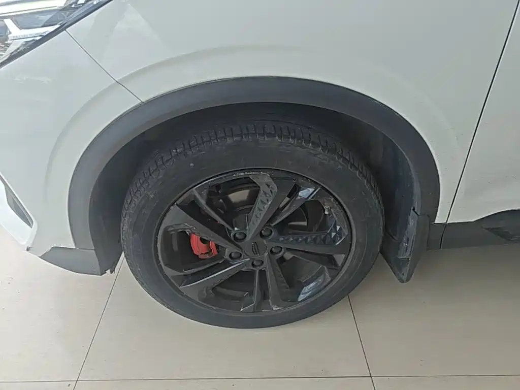 Geely Binyue — миниатюра 23
