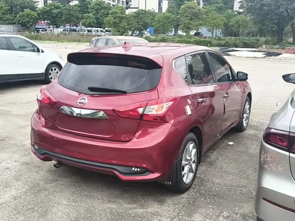 Nissan Tiida — миниатюра 7