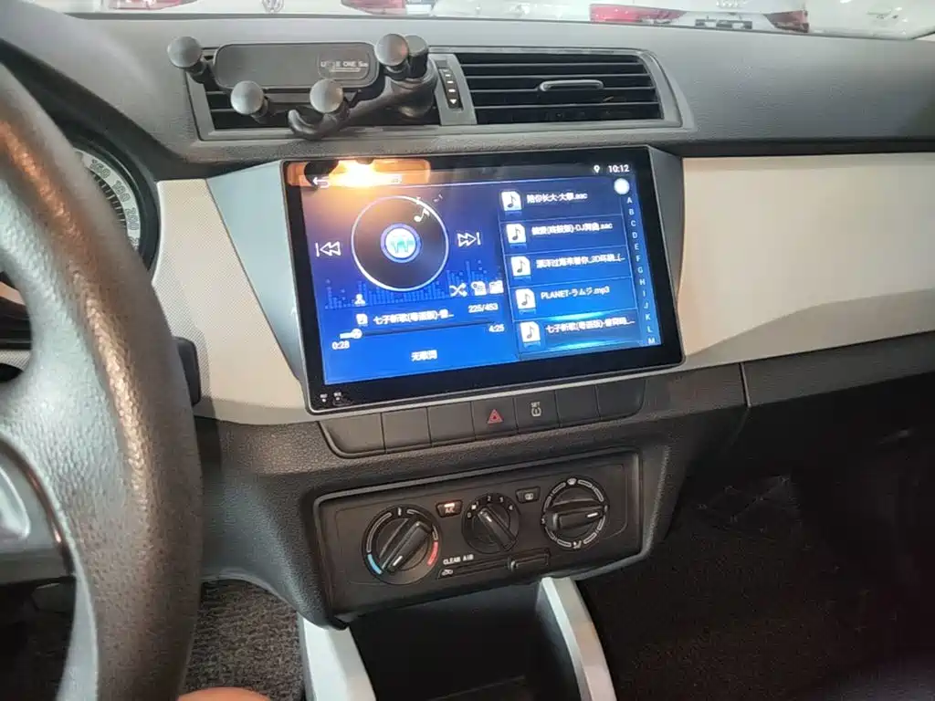Skoda Fabia — миниатюра 13