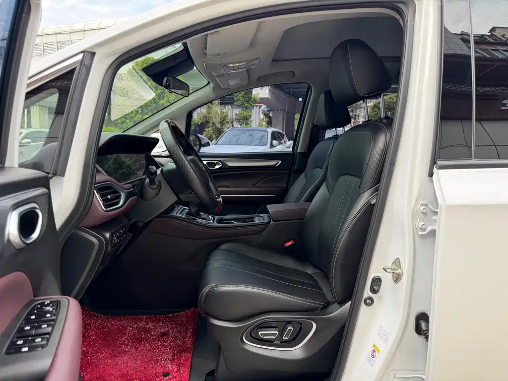 GAC Motor Trumpchi M6 — миниатюра 4