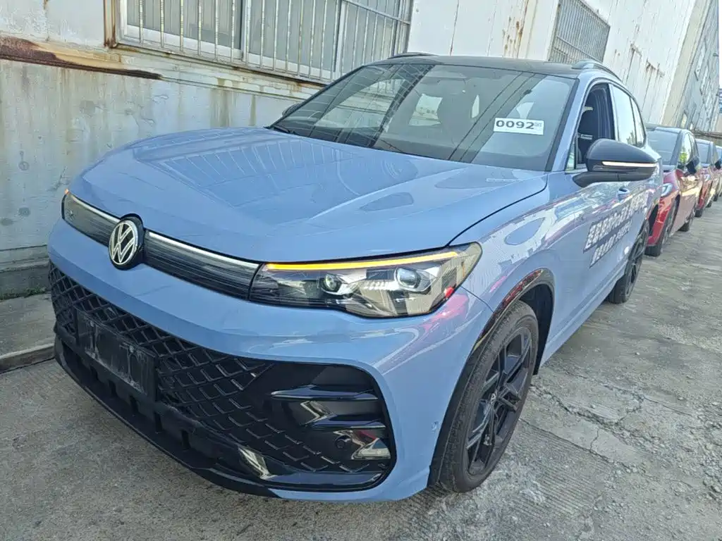 Volkswagen Tiguan L — миниатюра 2