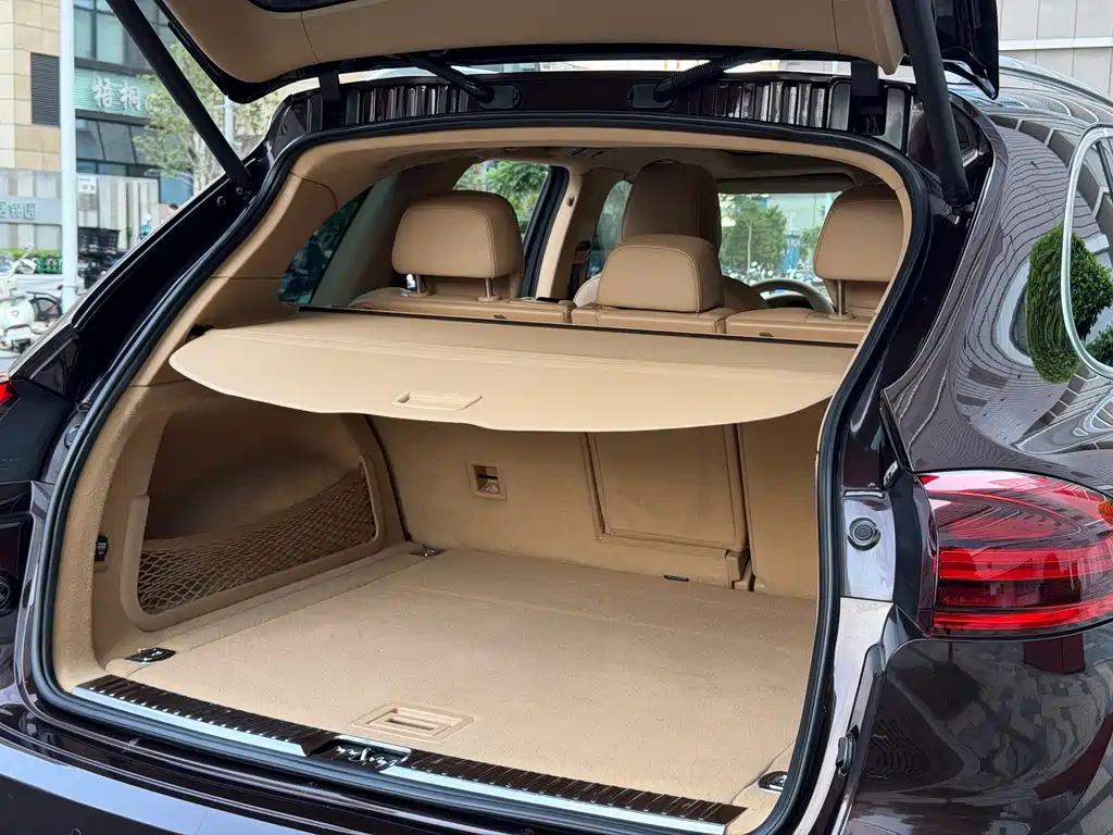 Porsche Cayenne — миниатюра 24
