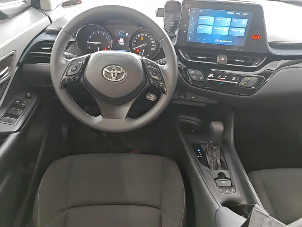 Toyota IZOA — миниатюра 10