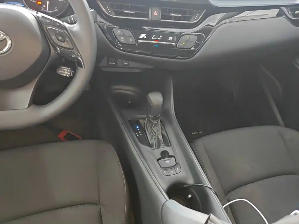 Toyota IZOA — миниатюра 14