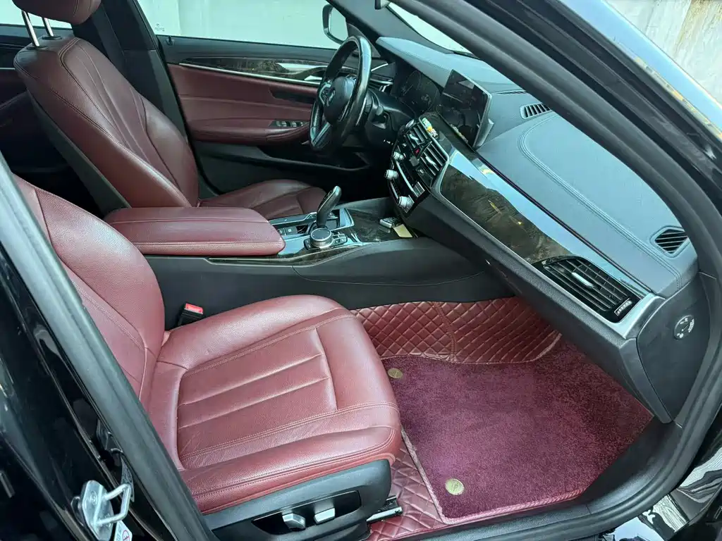BMW 5 Series — миниатюра 9