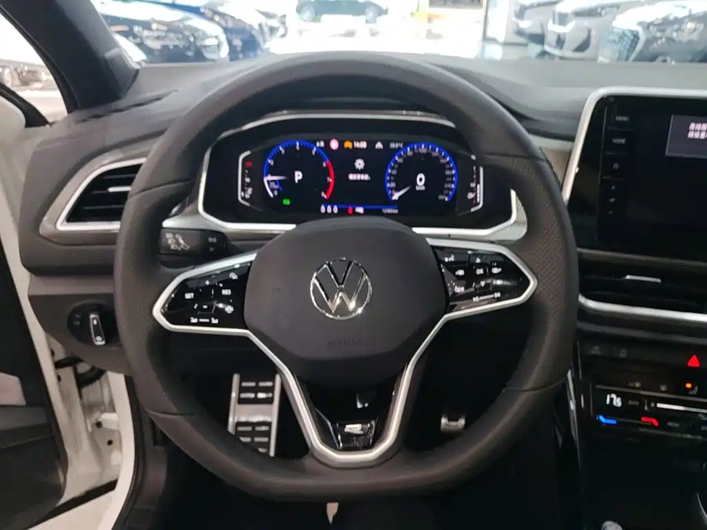 Volkswagen T-Roc — миниатюра 11