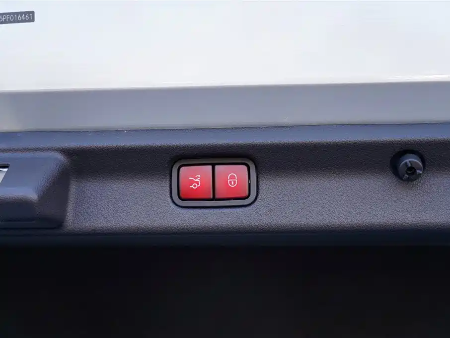 MERCEDES-BENZ EQE AMG