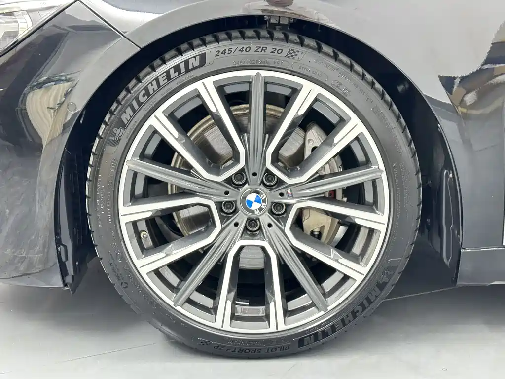 BMW 7 Series — миниатюра 24