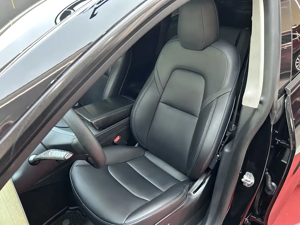 Tesla Model Y — миниатюра 28