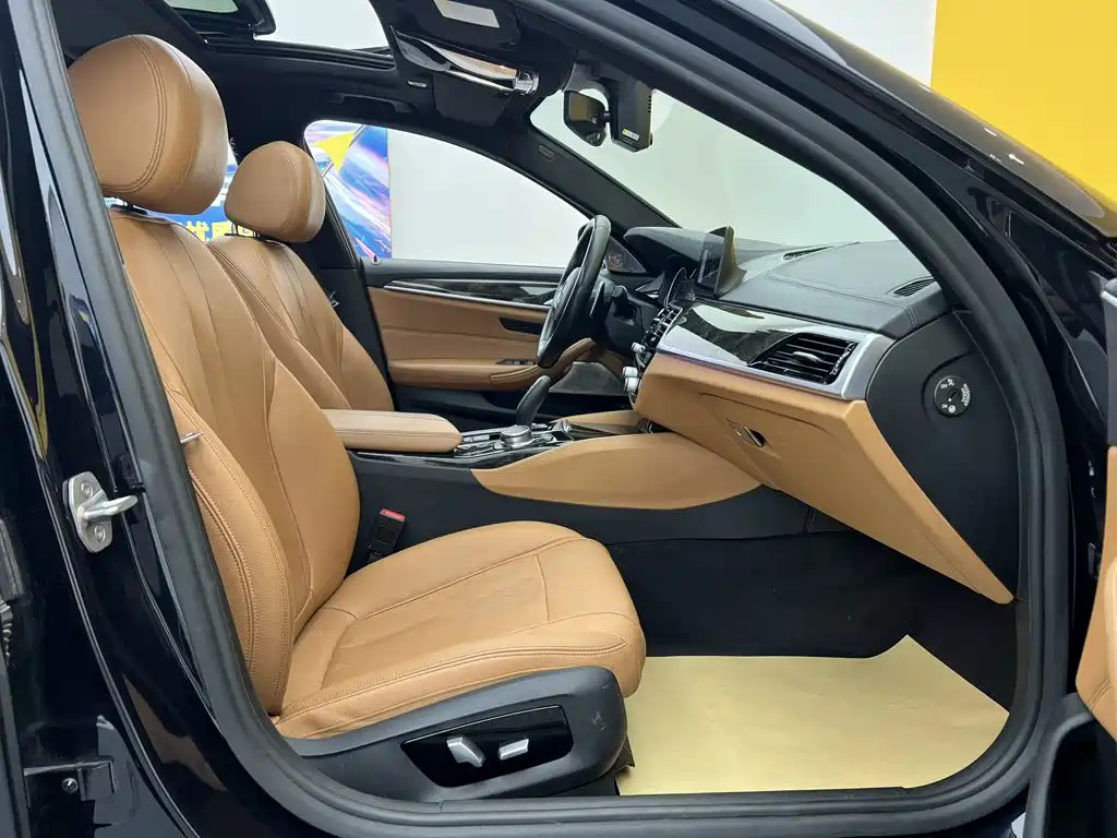 BMW 5 Series — миниатюра 21