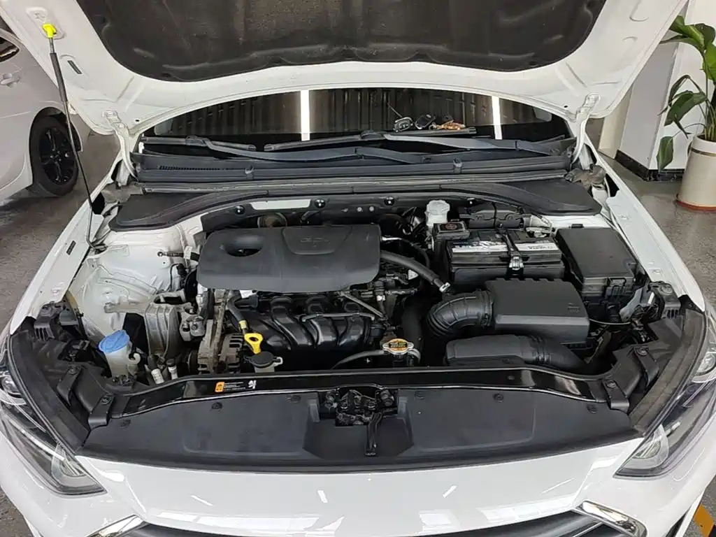 Hyundai Elantra — миниатюра 20