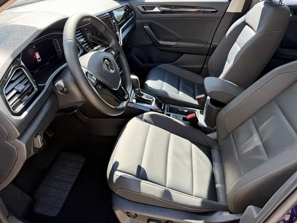 Volkswagen T-Roc — миниатюра 10