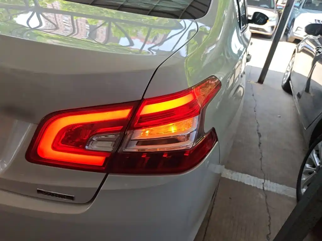 Peugeot 408 — миниатюра 8