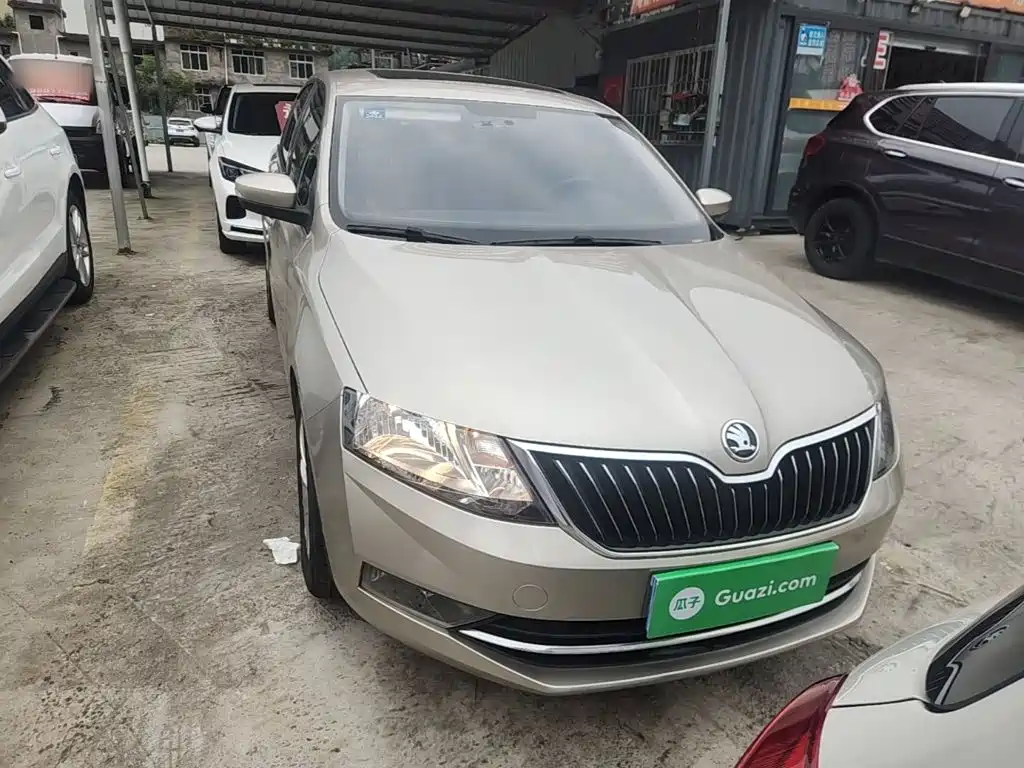 Skoda Rapid — миниатюра 3