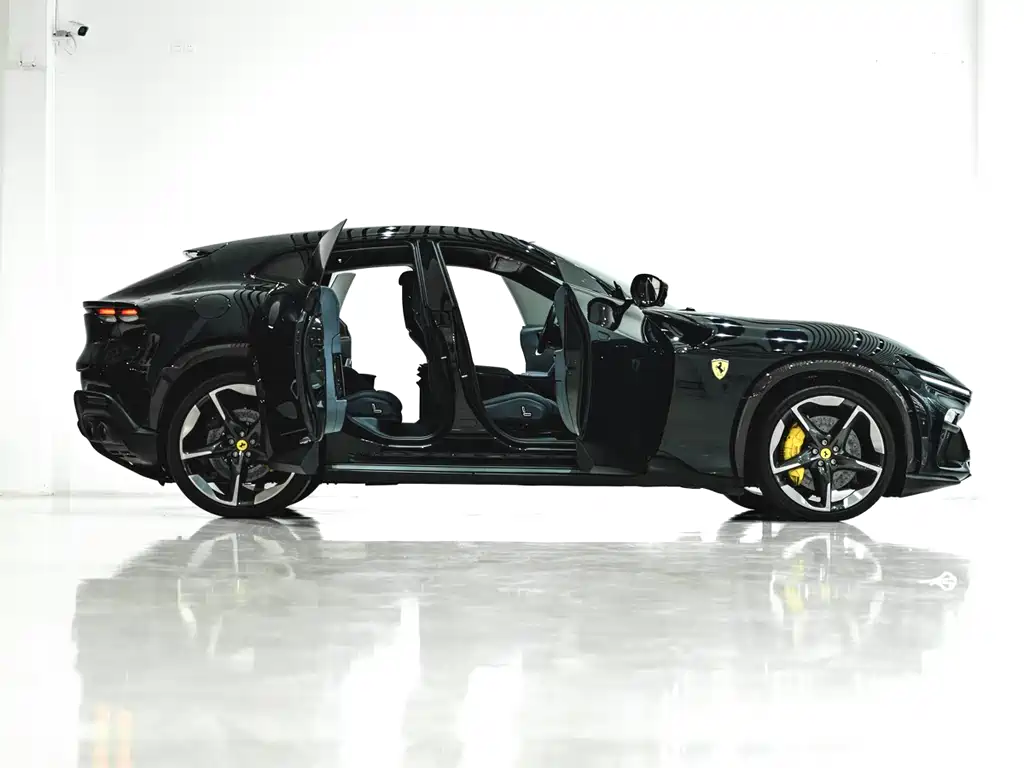 Ferrari Purosangue 2023 6.5L V12
