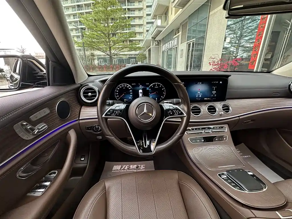MERCEDES-BENZ E CLASS