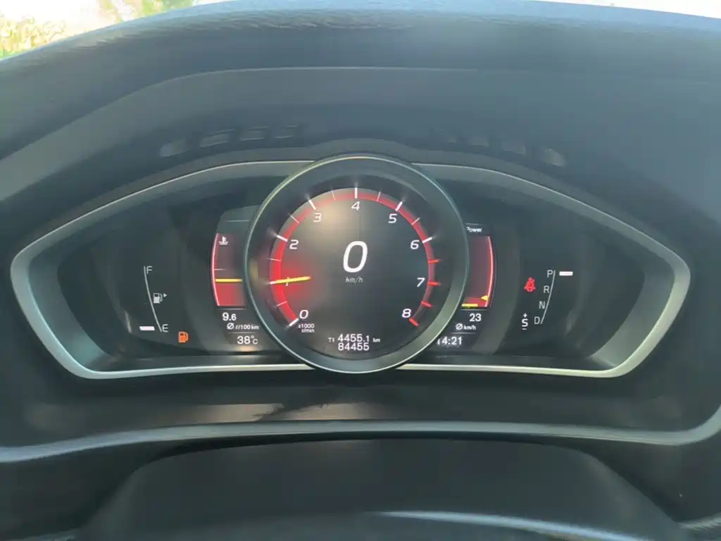 Volvo V40 — миниатюра 12