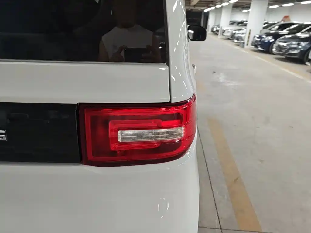 Wuling MINIEV — миниатюра 8