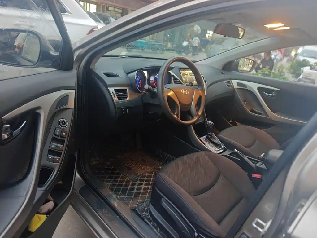 Hyundai Elantra Langdong — миниатюра 13
