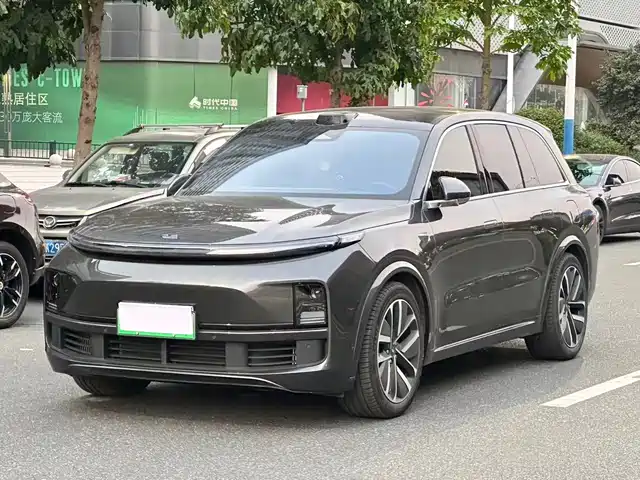 Li Auto L8