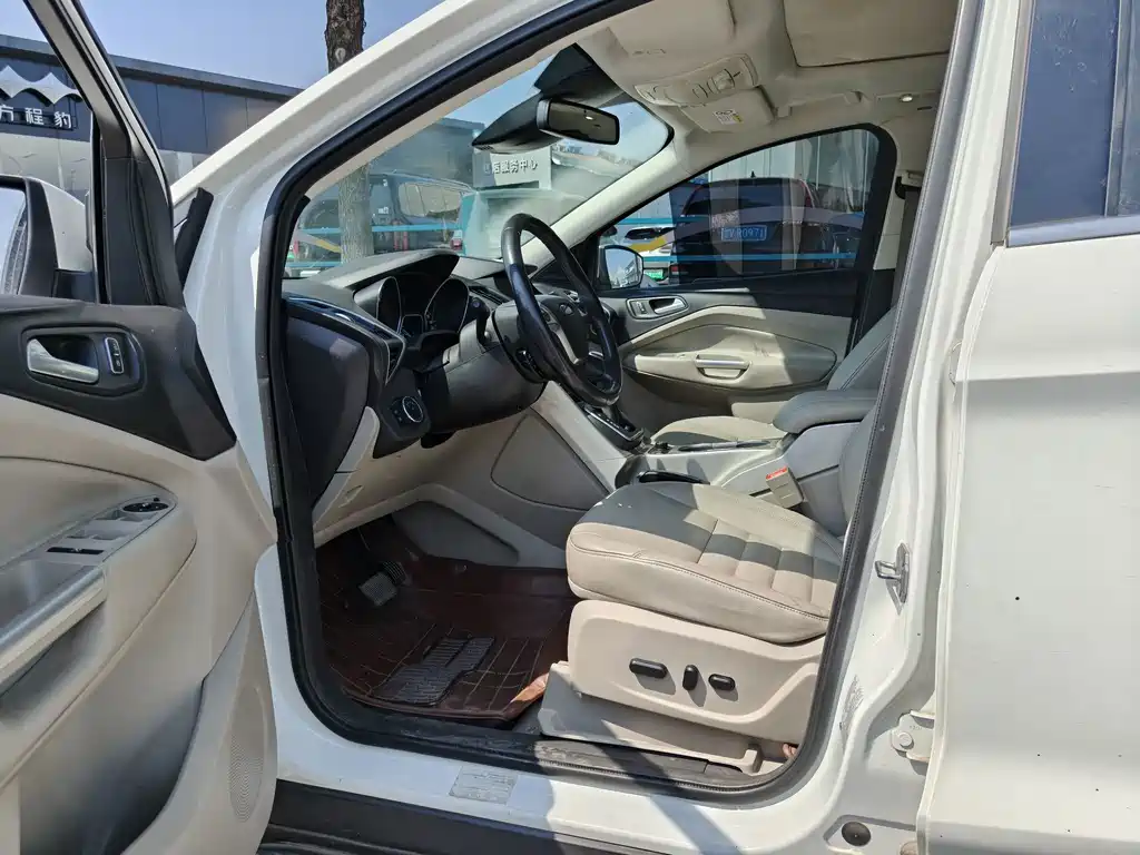 Ford Kuga — миниатюра 5