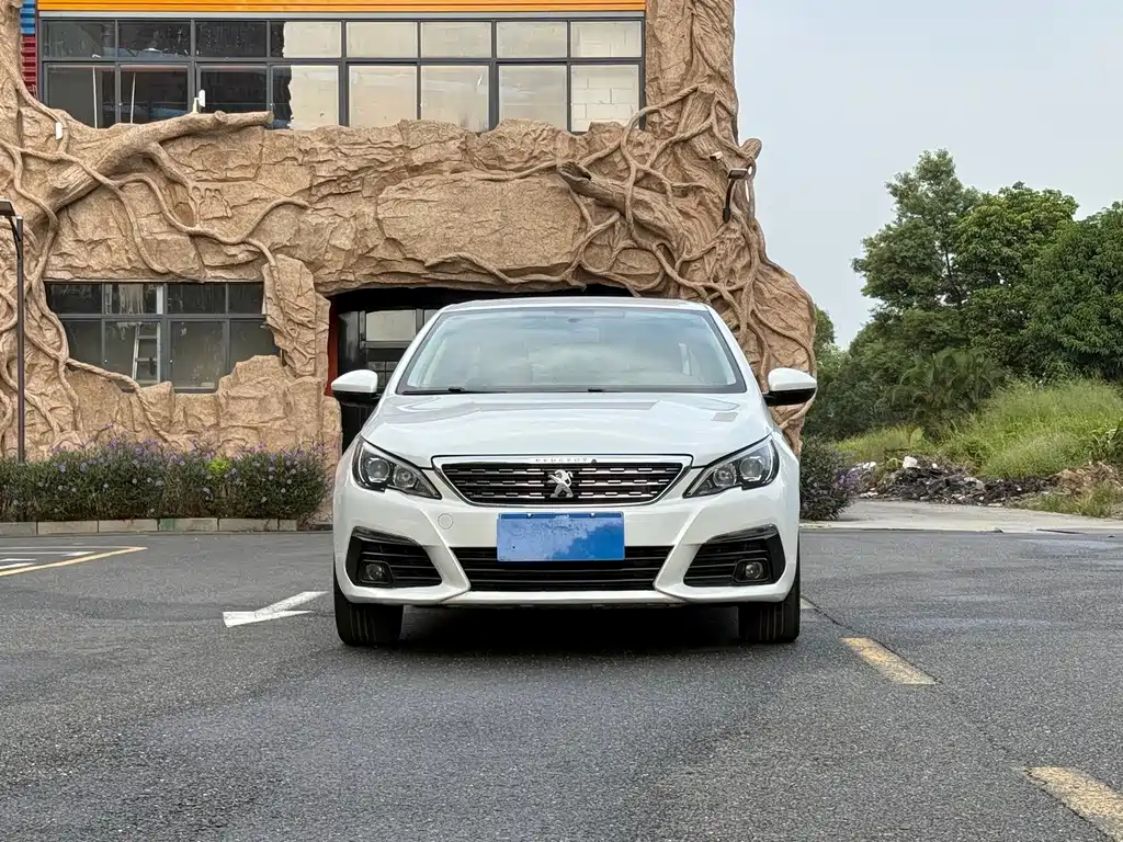 Peugeot 308 — миниатюра 2