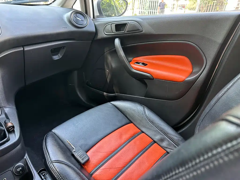 Ford Fiesta — миниатюра 9