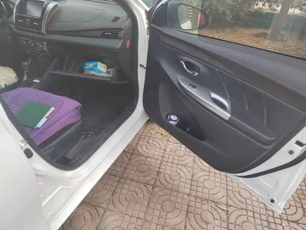 Toyota Yaris L — миниатюра 18