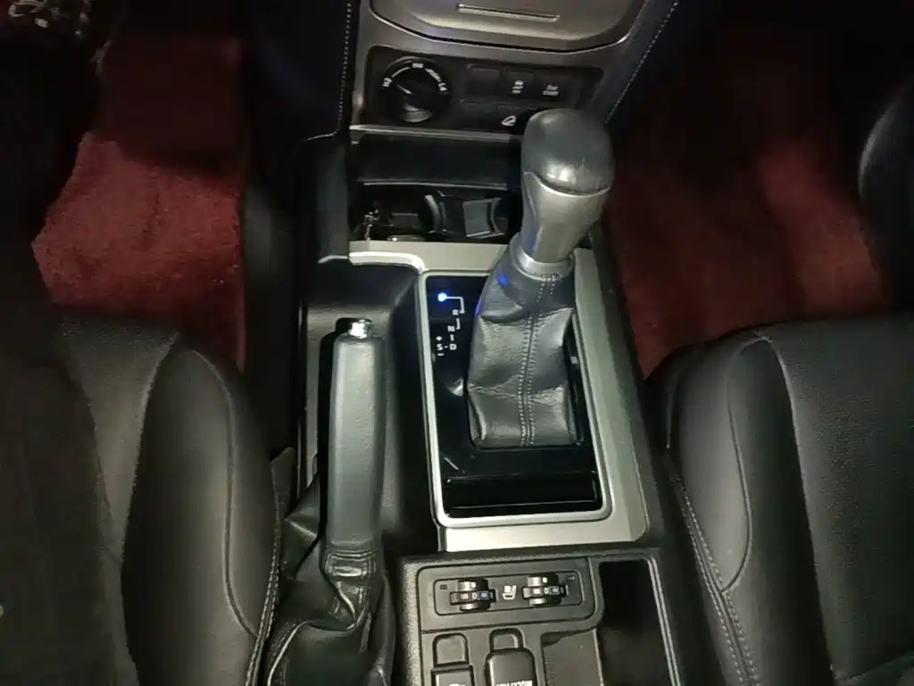Toyota Prado — миниатюра 14