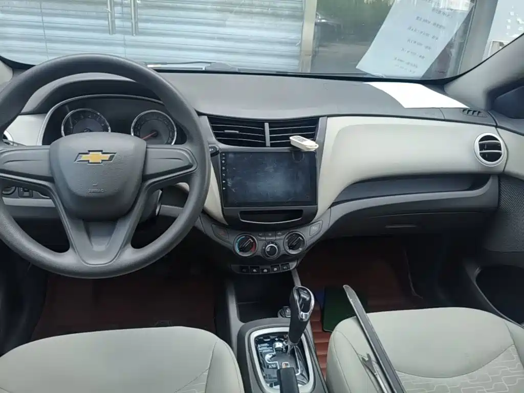Chevrolet Sail — миниатюра 13