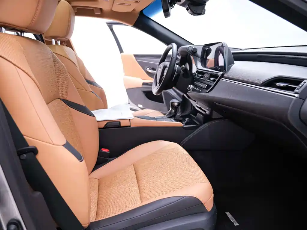 Lexus ES — миниатюра 16