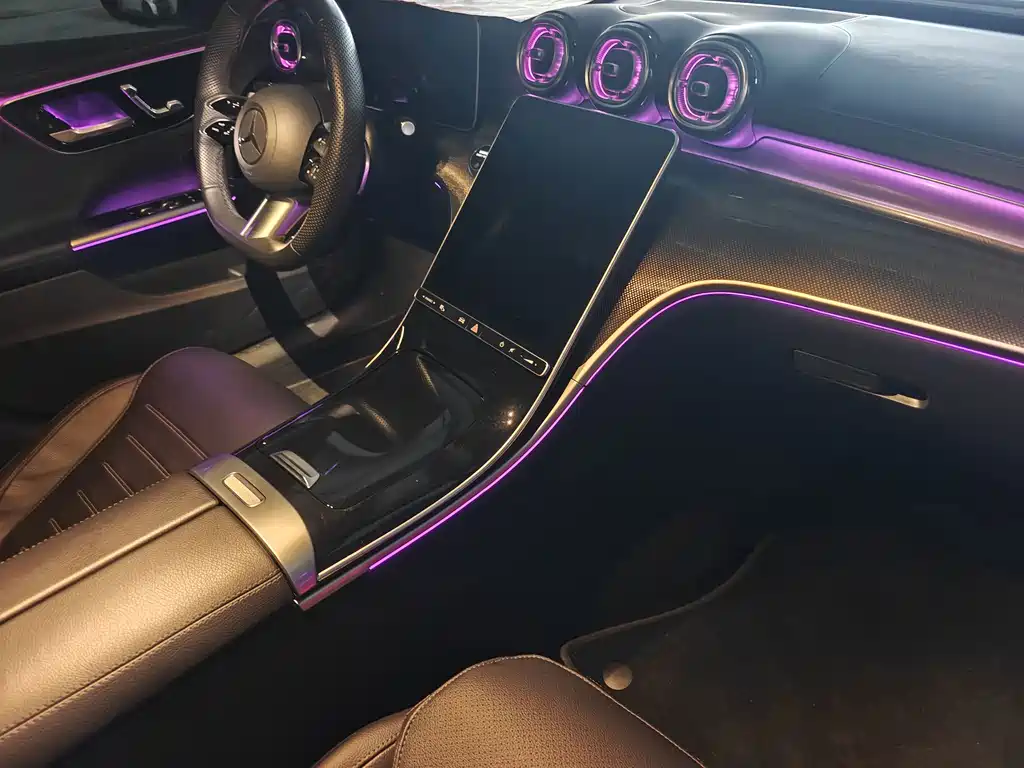 Mercedes-Benz C-Class — миниатюра 11