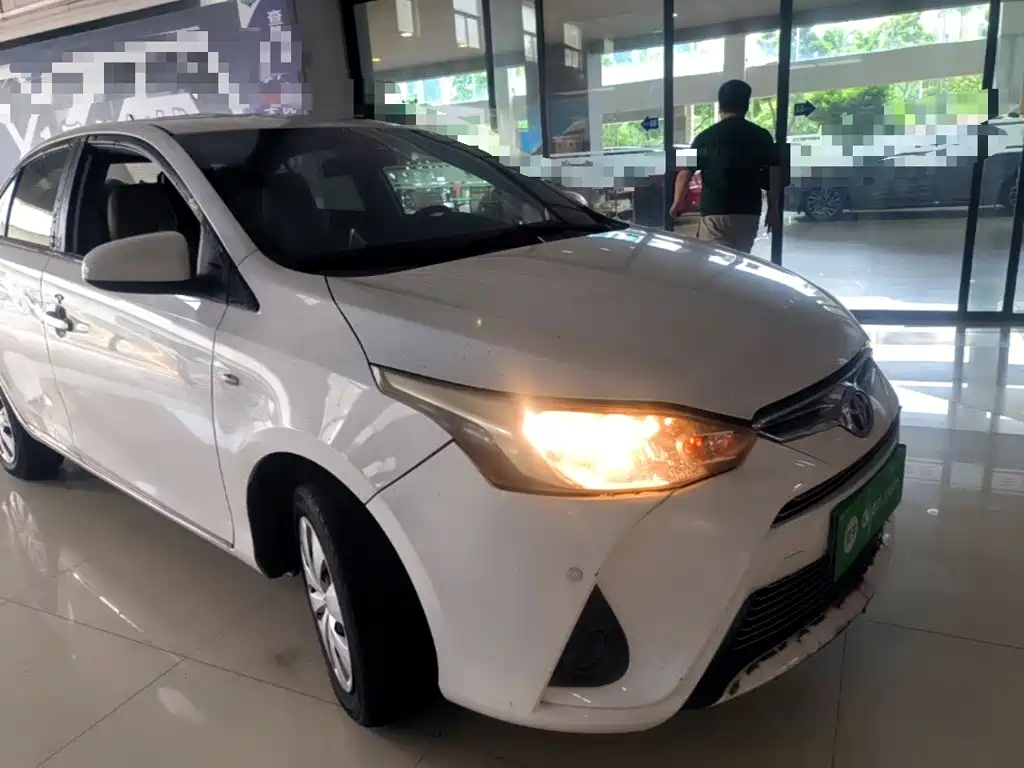 Toyota Yaris L — миниатюра 4