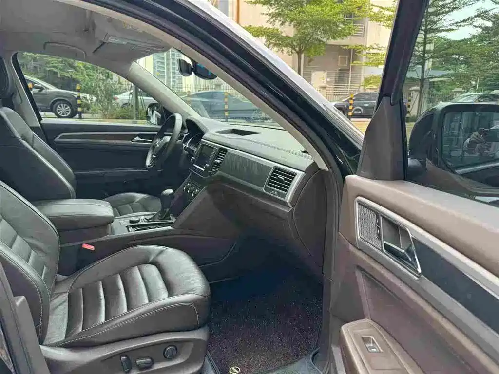 Volkswagen Teramont — миниатюра 8