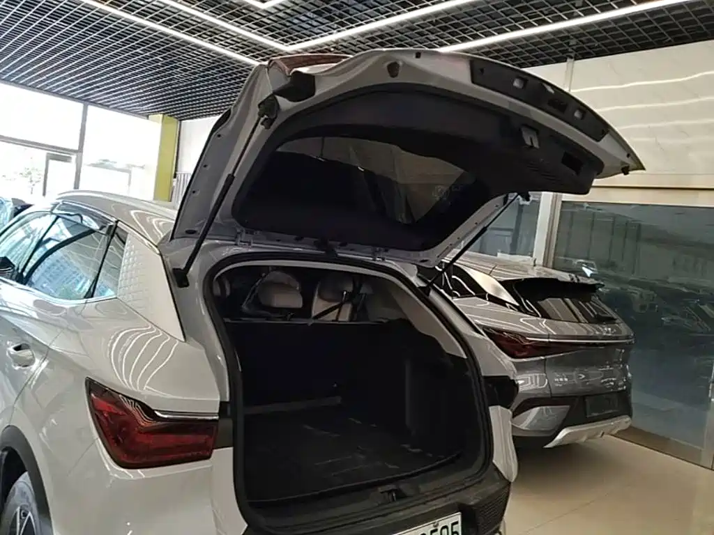 BYD Yuan Plus — миниатюра 19