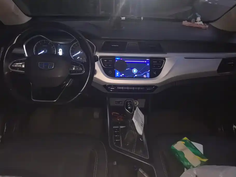 Geely Vision X3 — миниатюра 12
