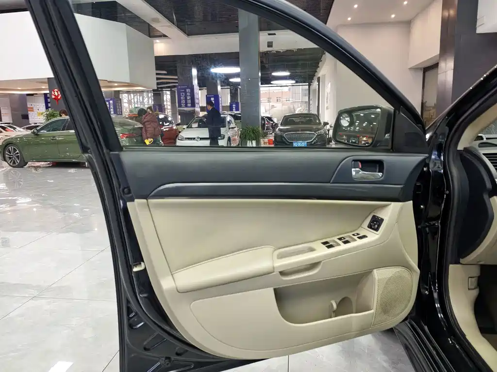 Mitsubishi Lancer EX — миниатюра 13